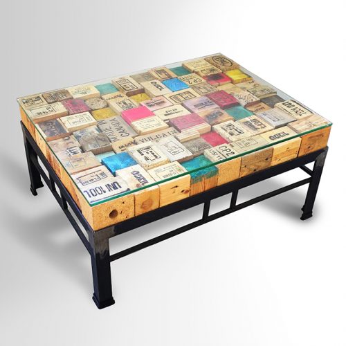 שולחן סלון מקוביות משטח מודפסות – בסיס ברזל